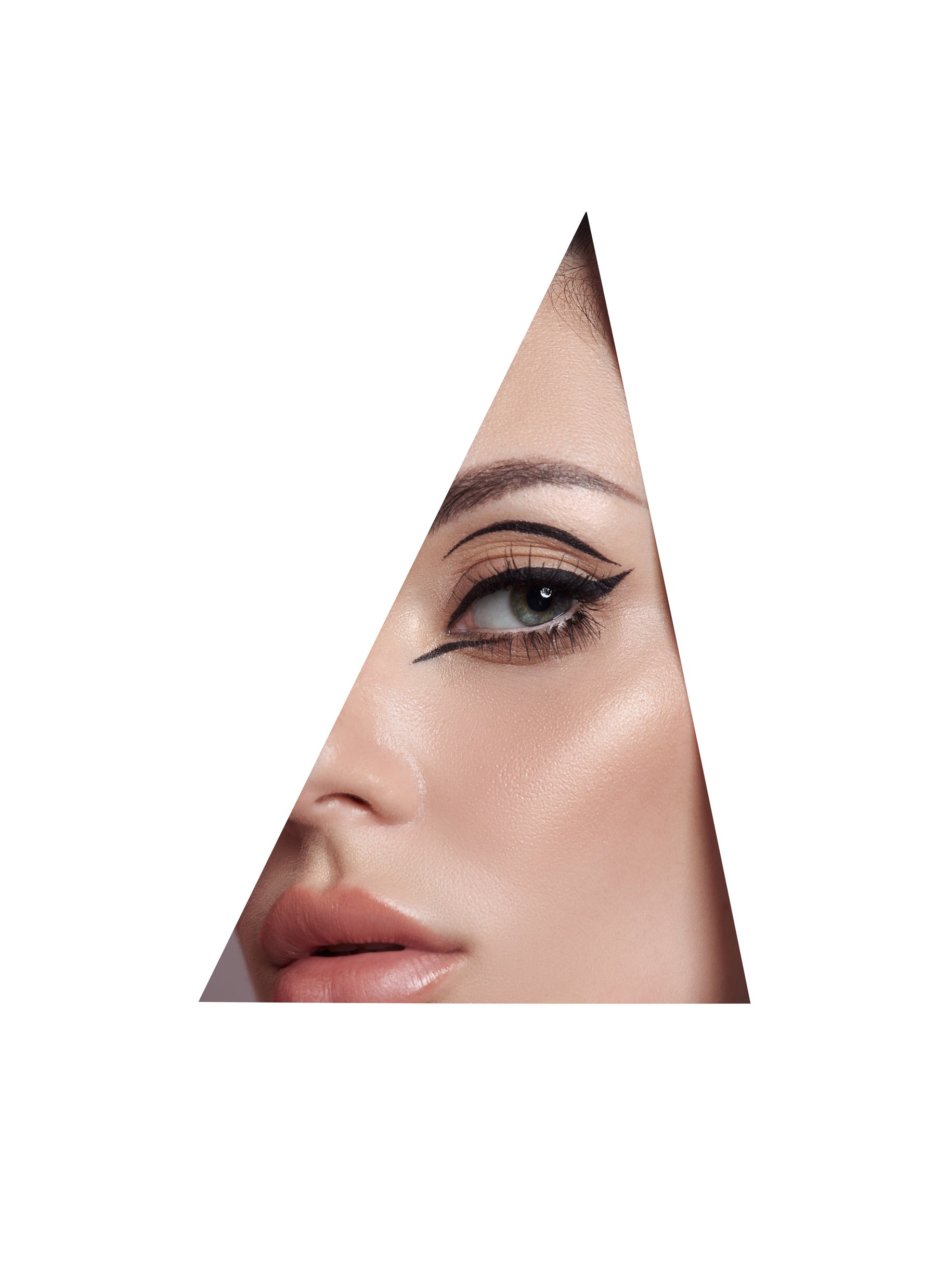 How to Apply Makeup for Triangular Face Shape