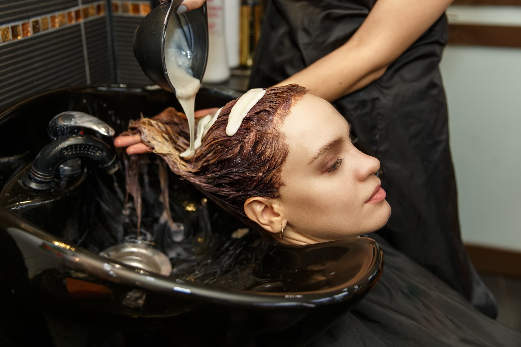 How to Choose the Right Shampoo and Conditioner for Your Hair Type